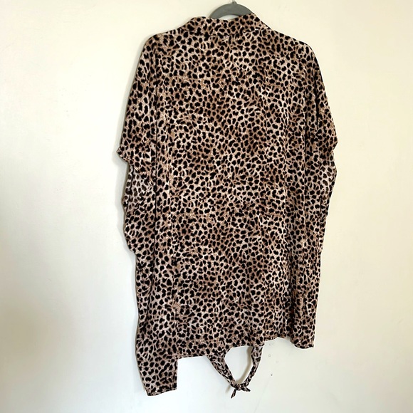 NWT Torrid Leopard Challis Tie Front Blouse - Picture 5 of 11